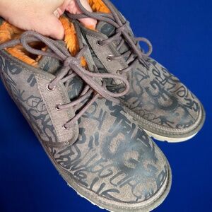 UGG Neumel Graphic Graffiti Limited Edition Size 40